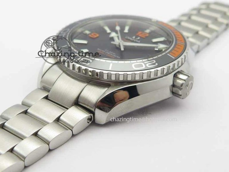 2016 Planet Ocean 43.5mm SS V6F Best Edition Black Dial On SS Bracelet A Sleek 8210