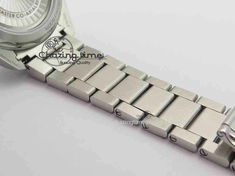 Snug 2017 Aqua Terra SS XF Best Edition White Textured Dial On SS Bracelet A 8160
