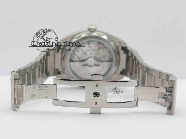 Snug 2017 Aqua Terra SS XF Best Edition White Textured Dial On SS Bracelet A 8160