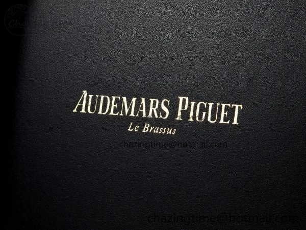 AUDEMARS PIGUET NEW GREEN WOODEN WATCH BOX AND PAPERS IMPORTANT NOTE ZipUp 4173