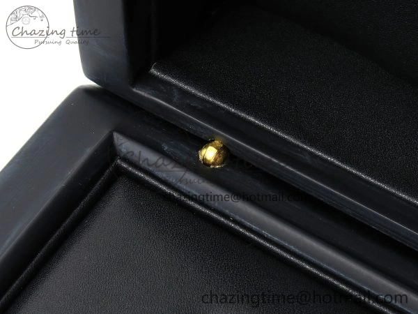 AUDEMARS PIGUET NEW GREEN WOODEN WATCH BOX AND PAPERS IMPORTANT NOTE ZipUp 4173