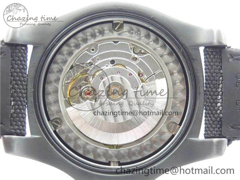 AVENGER Boutique Edition V17310 Ti DLC 1:1 Best Edition Black CF Dial on Nylon Strap A Practical 5575