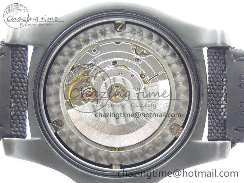 AVENGER Boutique Edition V17310 Ti DLC 1:1 Best Edition Black CF Dial on Nylon Strap A Practical 5575