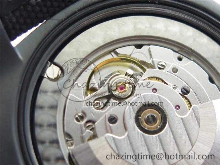 AVENGER Boutique Edition V17310 Ti DLC 1:1 Best Edition Black CF Dial on Nylon Strap A Practical 5575