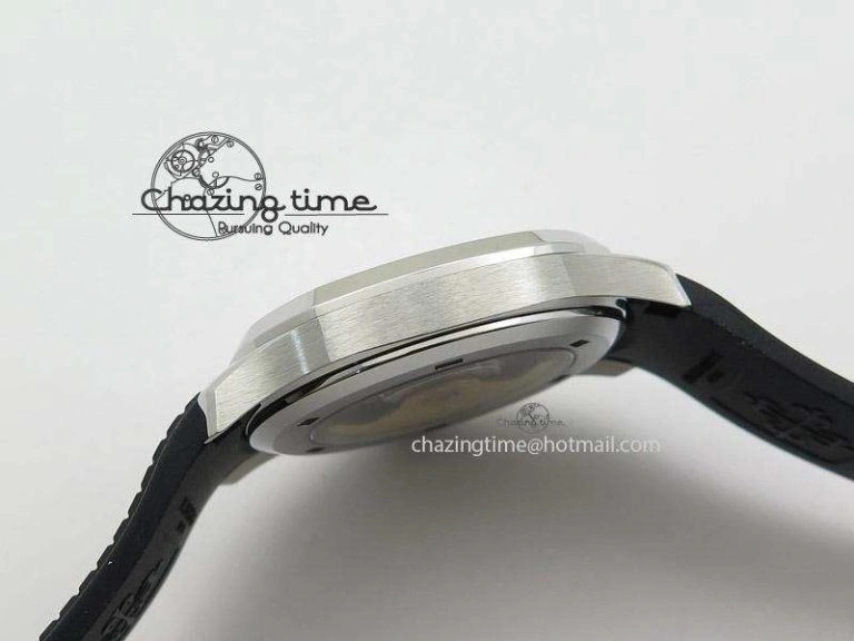 Youthful Aquanaut Jumbo V4 SS Black Dial on Black Rubber Strap Best Edition A 9099