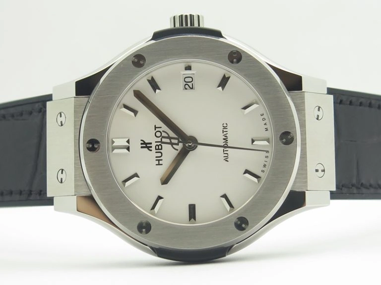 Aquaracer Ladies SS White Stick Markers Dial On SS Bracelet Swiss Quartz Breathable 9712
