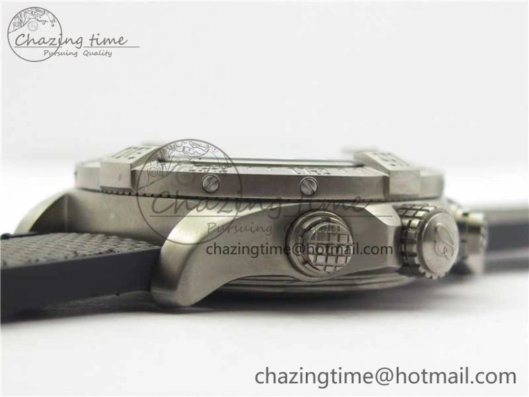 UrbanChic Avenger Bandit Titanium B50 Best Edition Gray Dial on Gray Nylon Strap A 5583