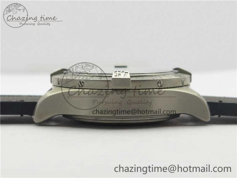 UrbanChic Avenger Bandit Titanium B50 Best Edition Gray Dial on Gray Nylon Strap A 5583