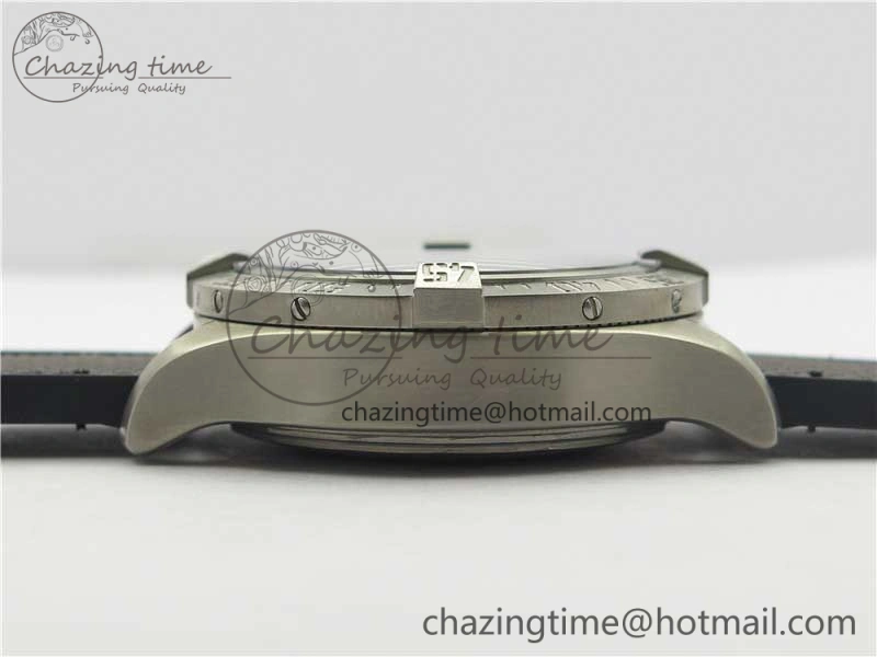 UrbanChic Avenger Bandit Titanium B50 Best Edition Gray Dial on Gray Nylon Strap A 5583