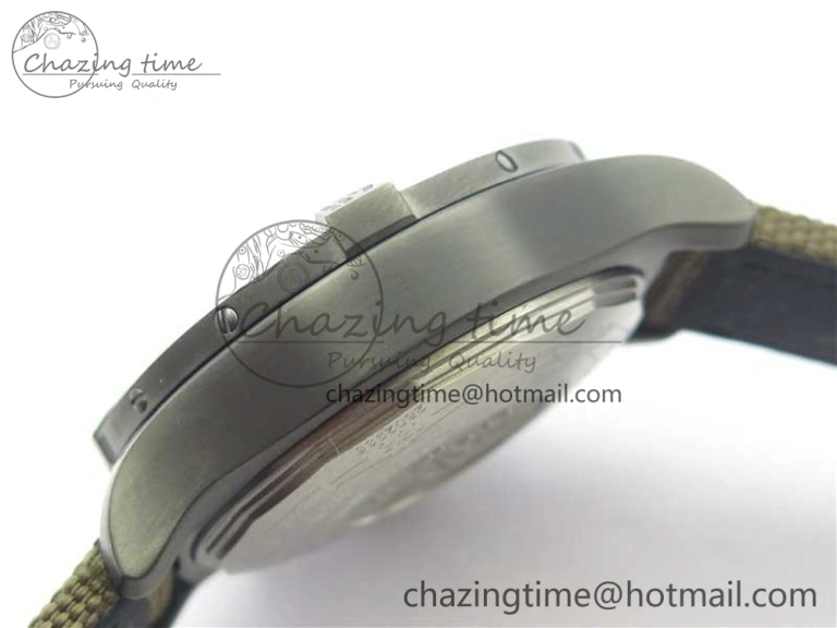 Avenger Bandit Titanium DLC B50 Best Edition Gray Carbon Dial on Green Nylon Strap A Original 5578