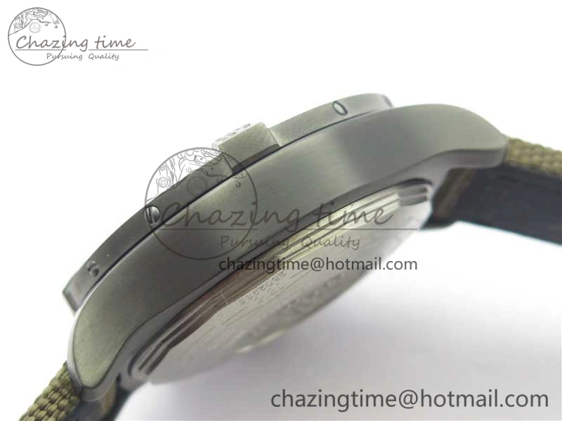 Avenger Bandit Titanium DLC B50 Best Edition Gray Carbon Dial on Green Nylon Strap A Original 5578