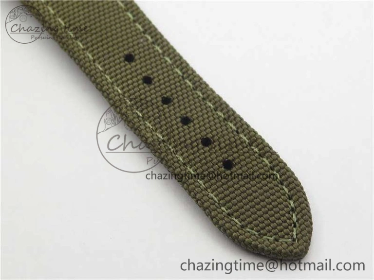 Avenger Bandit Titanium DLC B50 Best Edition Gray Carbon Dial on Green Nylon Strap A Original 5578