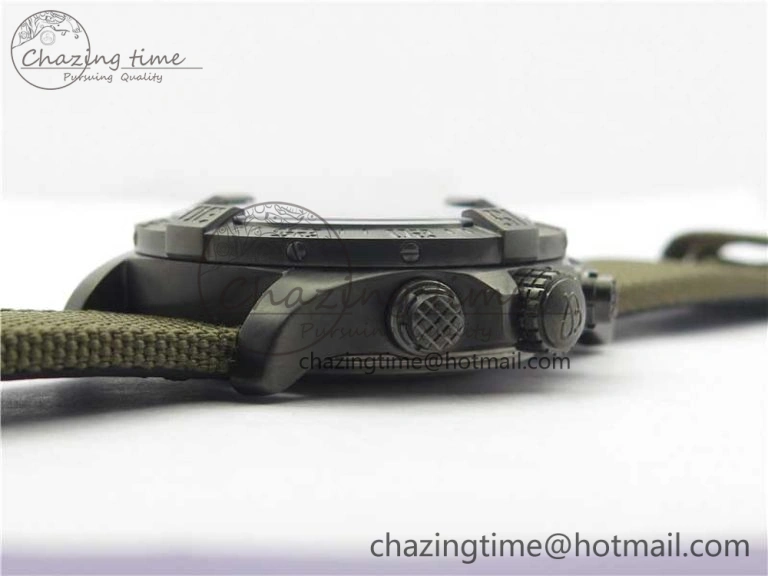 Avenger Bandit Titanium DLC B50 Best Edition Gray Carbon Dial on Green Nylon Strap A Original 5578