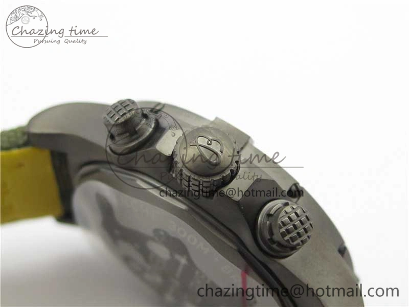 Compact Avenger Bandit V13317 Titanium DLC B50 Best Edition Green Dial on Green Nylon Strap A 5570