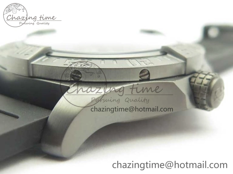 Effortless Avenger Blackbird V17311 Ti DLC 1:1 Best Edition Black CF Dial on Rubber Strap A 5606