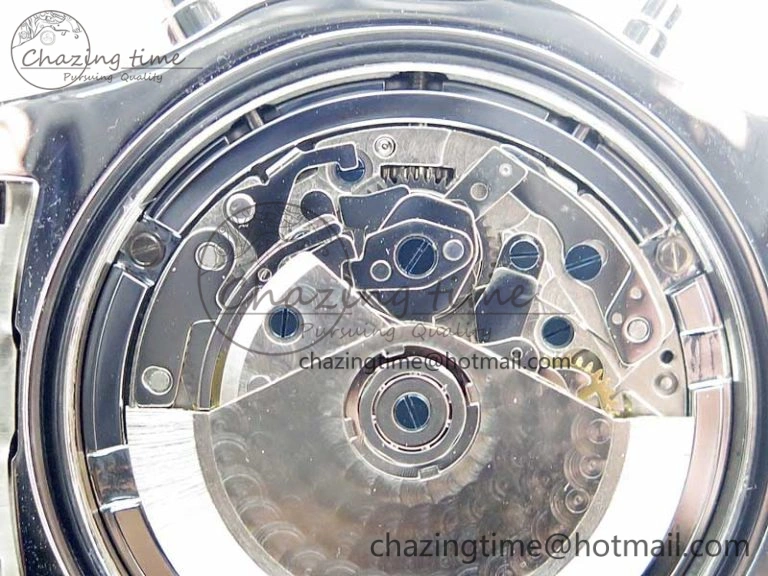 Avenger Chronograph 43mm SS B12F Best Edition White Dial on SS Bracelet A EasyMatch 5585