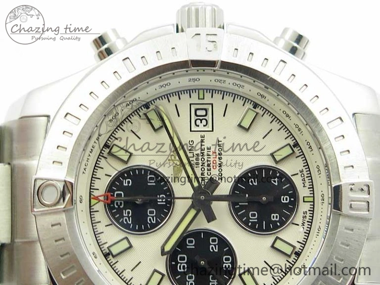 Avenger Chronograph 43mm SS B12F Best Edition White Dial on SS Bracelet A EasyMatch 5585