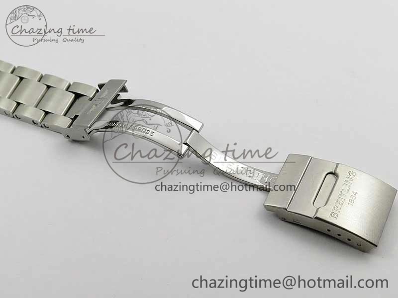 Avenger Chronograph 43mm SS B12F Best Edition White Dial on SS Bracelet A EasyMatch 5585
