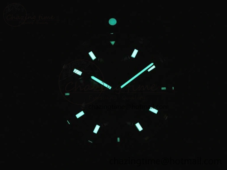 Avenger Chronograph 43mm SS B12F Best Edition White Dial on SS Bracelet A EasyMatch 5585