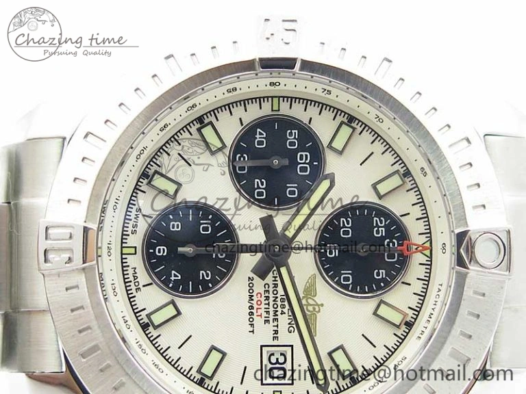 Avenger Chronograph 43mm SS B12F Best Edition White Dial on SS Bracelet A EasyMatch 5585