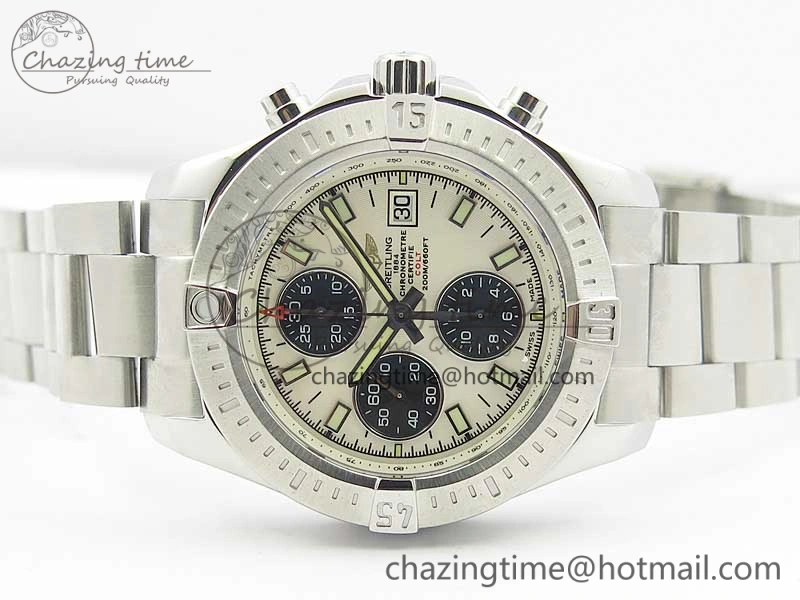 Avenger Chronograph 43mm SS B12F Best Edition White Dial on SS Bracelet A EasyMatch 5585
