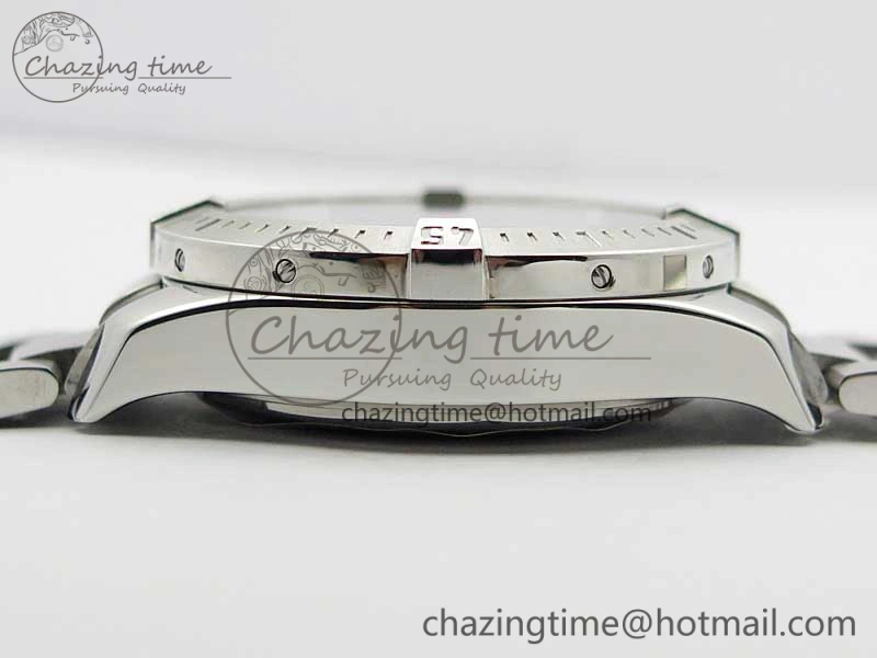 Avenger Chronograph 43mm SS B12F Best Edition White Dial on SS Bracelet A EasyMatch 5585