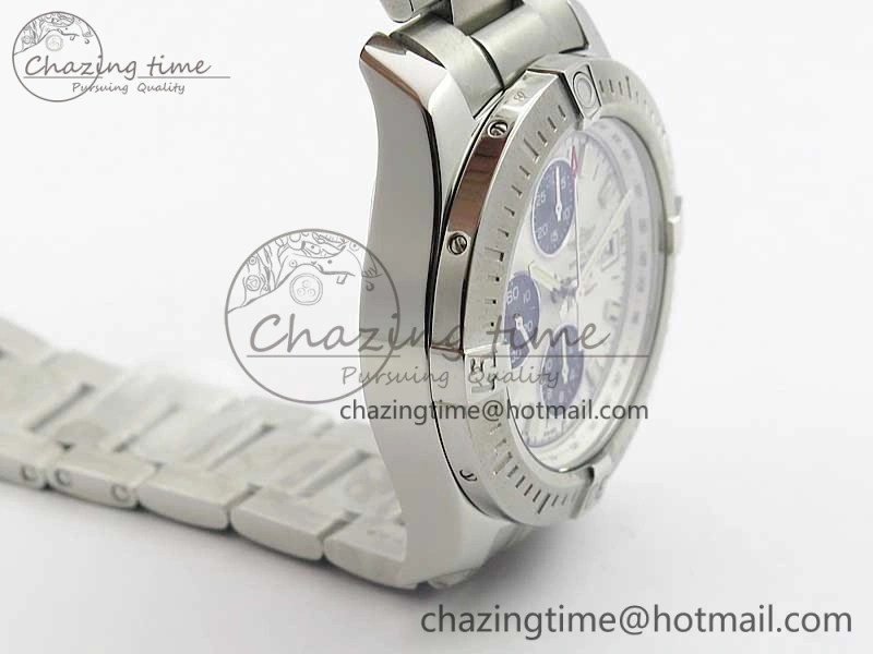 Avenger Chronograph 43mm SS B12F Best Edition White Dial on SS Bracelet A EasyMatch 5585
