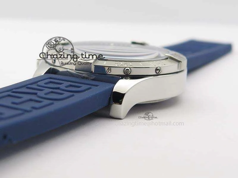 Avenger II GMT SS Blue Dial On Blue Rubber Strap A Resilient 5781