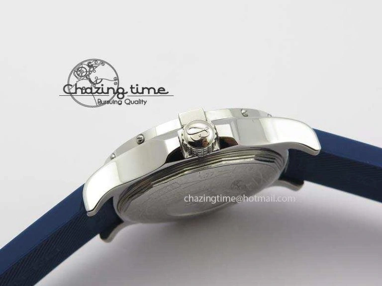Avenger II GMT SS Blue Dial On Blue Rubber Strap A Resilient 5781