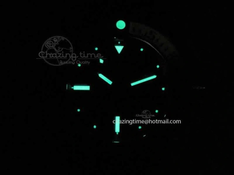 EyeCatching Avenger II Seawolf SS GF 1:1 Best Edition Gray Dial On Black Rubber Strap A 5722