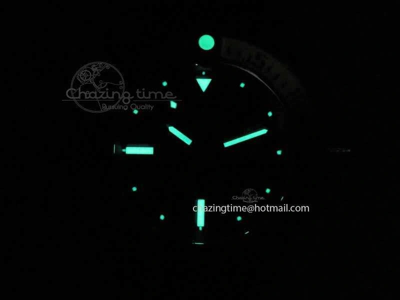EyeCatching Avenger II Seawolf SS GF 1:1 Best Edition Gray Dial On Black Rubber Strap A 5722