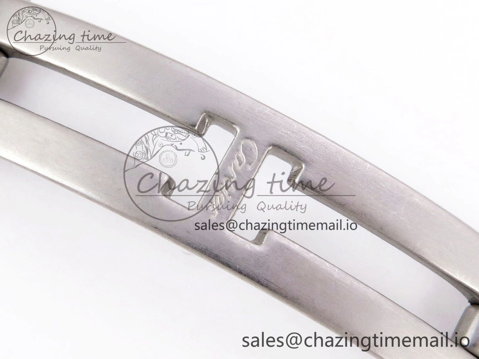 UrbanChic Ballon Bleu Ladies 28mm SS AF 1:1 Best Edition White Dial Big Diamonds Bezel on SS Bracelet Ronda Quartz 5893