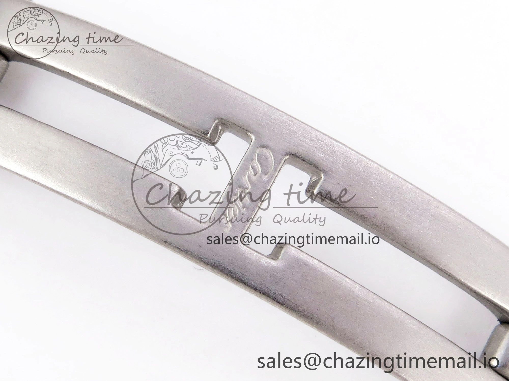 UrbanChic Ballon Bleu Ladies 28mm SS AF 1:1 Best Edition White Dial Big Diamonds Bezel on SS Bracelet Ronda Quartz 5893