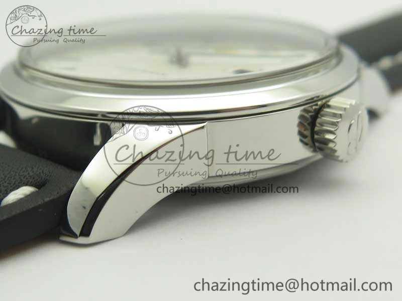 Sustainable Breitling Transocean Day & Date SS V7F 1:1 Best Edition Silver Dial on Black Leather Strap A 5621