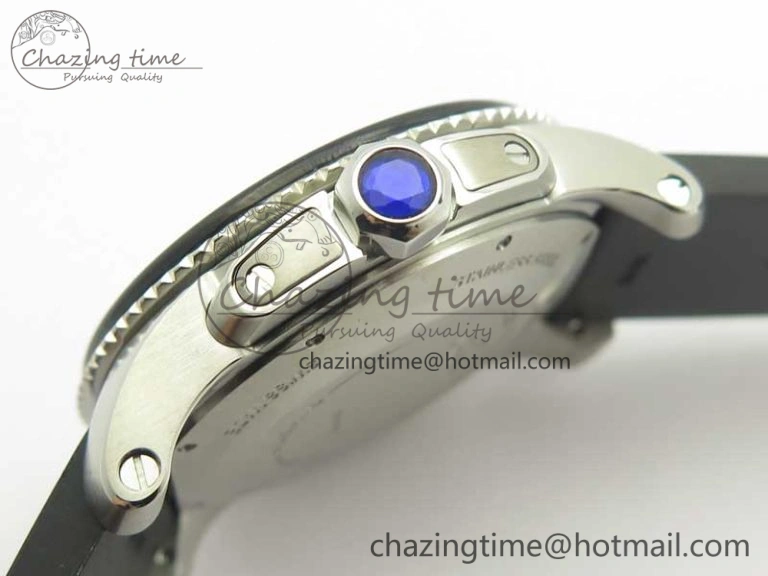 ZeroBulk Calibre De Cartier Diver Black JF 1:1 Best Edition White Dial On Black Rubber Strap A23J 6227