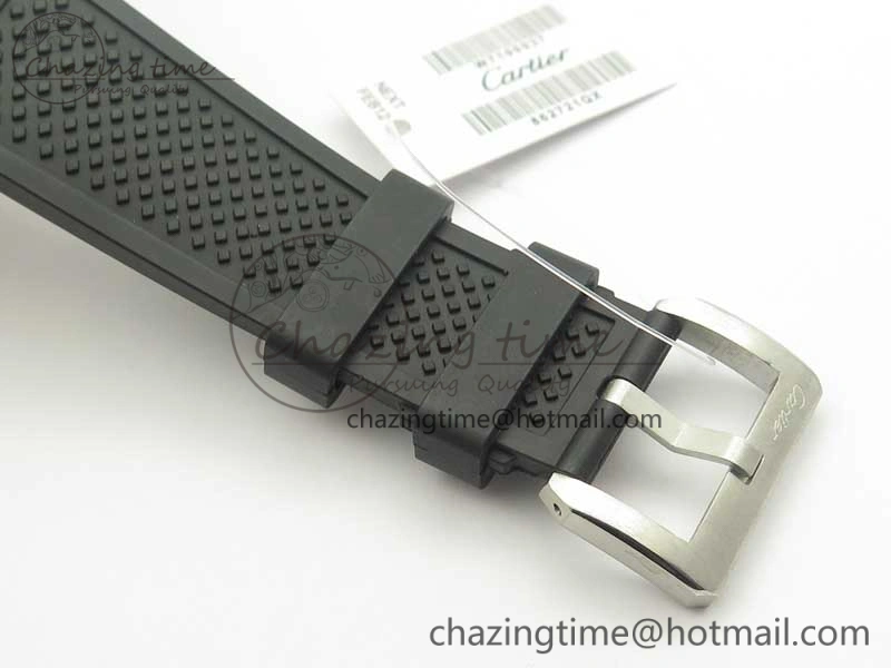 ZeroBulk Calibre De Cartier Diver Black JF 1:1 Best Edition White Dial On Black Rubber Strap A23J 6227