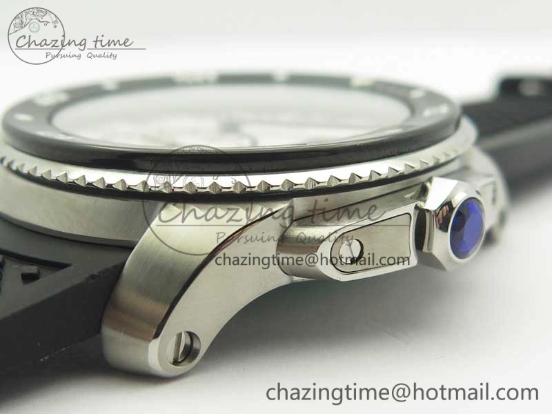 ZeroBulk Calibre De Cartier Diver Black JF 1:1 Best Edition White Dial On Black Rubber Strap A23J 6227