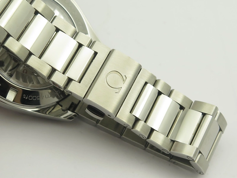 NewStyle Calibre De Cartier Diver Blue RG TF 1:1 Best Edition On Blue Rubber Strap A23J 6320