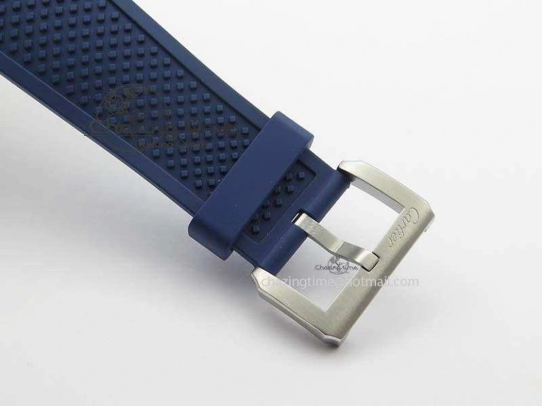 Fashionable Calibre De Cartier Diver TF 1:1 Best Edition SS Blue Dial On Blue Rubber Strap A23J 6324