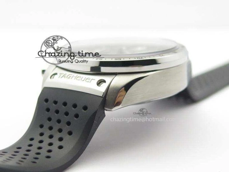 Vibrant Carrera Calibre 17 SS Black Dial On Black Rubber Strap A 9708