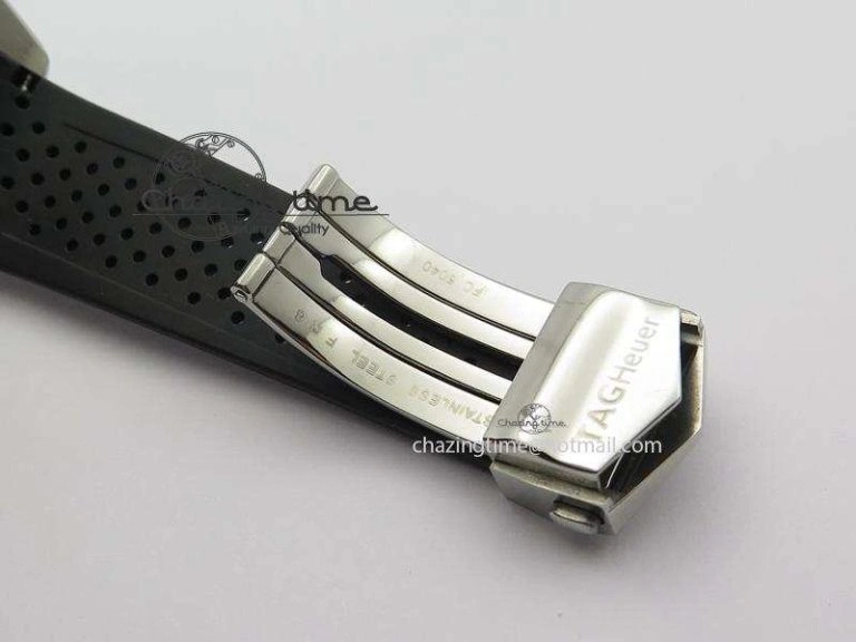 Vibrant Carrera Calibre 17 SS Black Dial On Black Rubber Strap A 9708