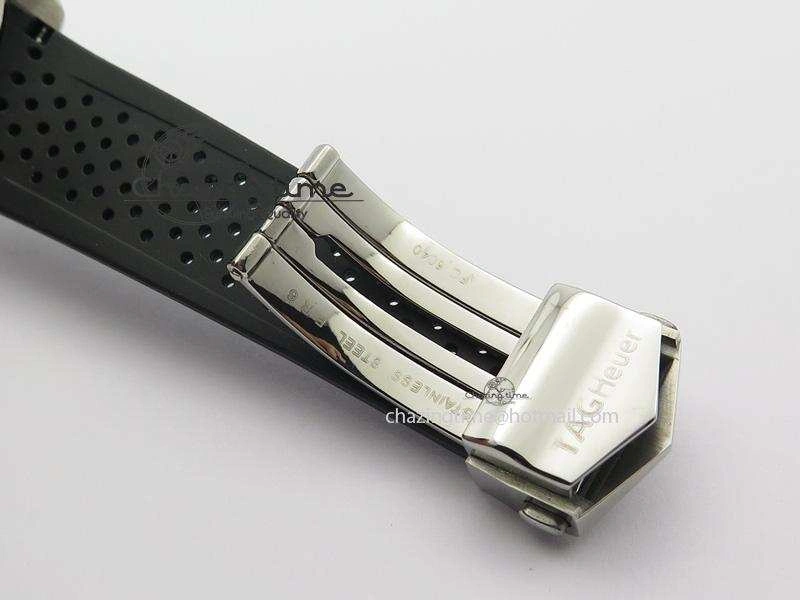 Vibrant Carrera Calibre 17 SS Black Dial On Black Rubber Strap A 9708