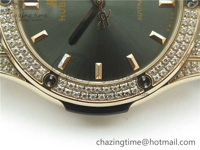 Practical Fusion 42mm RG Paved Diamonds Case Bezel B50F Gray Dial On Gummy Strap A 6777