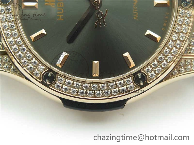 Practical Fusion 42mm RG Paved Diamonds Case Bezel B50F Gray Dial On Gummy Strap A 6777