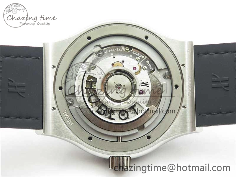 Fusion 42mm SS B50 Gray Dial On Gray Gummy Strap A QuickDry 6815