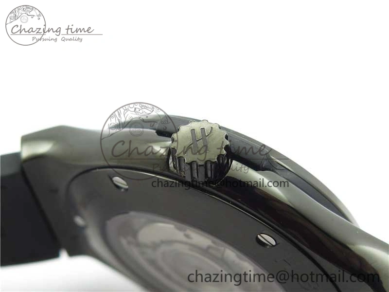 QuickDry Fusion Automatic  DLC Diamonds Case WWF Best Edition Diamonds Skull Dial on Black Gummy Strap HB 6818
