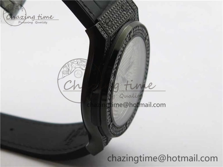 QuickDry Fusion Automatic  DLC Diamonds Case WWF Best Edition Diamonds Skull Dial on Black Gummy Strap HB 6818