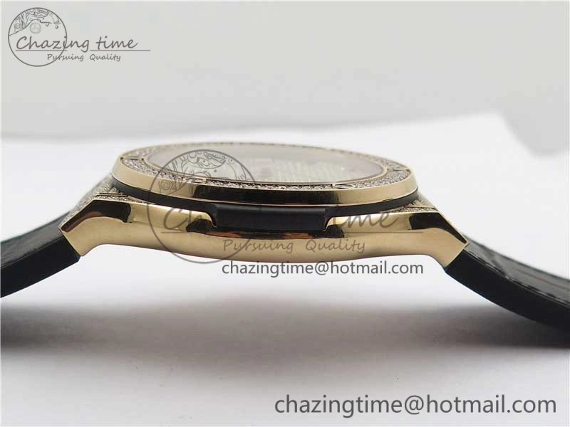 Refined Fusion Automatic  RG Diamonds Case WWF Best Edition Diamonds Paved Dial on Black Gummy Strap HB 6822