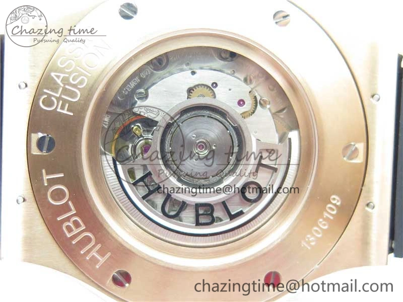 Refined Fusion Automatic  RG Diamonds Case WWF Best Edition Diamonds Paved Dial on Black Gummy Strap HB 6822