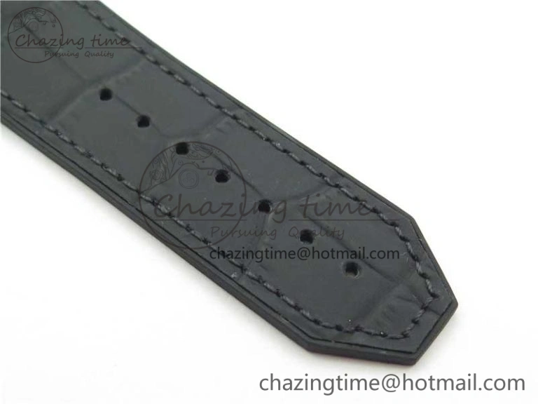 Refined Fusion Automatic  RG Diamonds Case WWF Best Edition Diamonds Paved Dial on Black Gummy Strap HB 6822